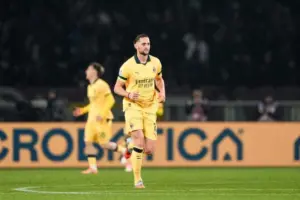 Milan Bangkit Kalahkan Torino 3-2, Puncaki Klasemen Serie A