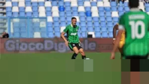 Raffi Ahmad Menangkan Lelang Jersey Jay Idzes Rp125 Juta, Dana Disalurkan untuk Bencana Sumatra