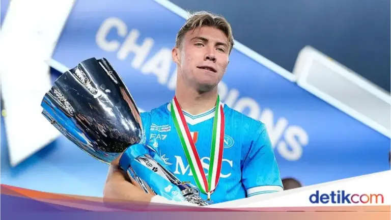 Raih Trofi Perdana Bersama Napoli, Rasmus Hojlund: “Beginilah Sebuah Keputusan yang Hebat”