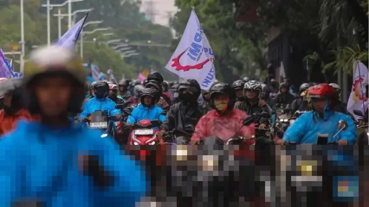 Ribuan Buruh Kuasai Jalanan Medan Merdeka Selatan, Tuntut Revisi UMSK Jawa Barat 2026