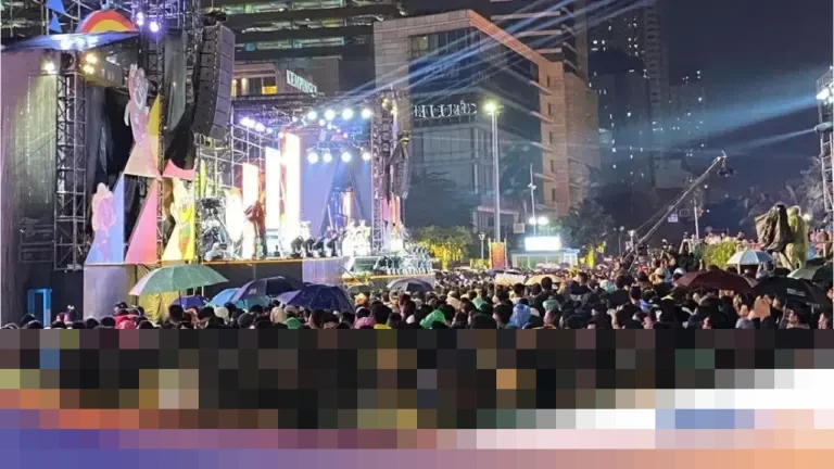 Ribuan Warga Lintas Agama Padati Bundaran HI, Doakan Korban Bencana Sumatera di Malam Tahun Baru 2026 Ribuan Warga Lintas Agama Padati Bundaran HI, Doakan Korban Bencana Sumatera di Malam Tahun Baru 2026