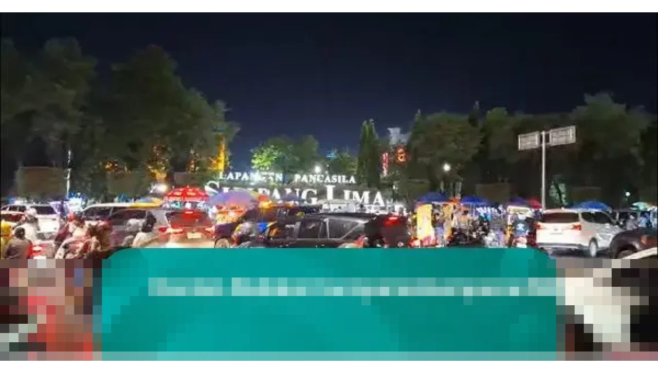 Ribuan Warga Padati Simpang Lima Semarang Rayakan Tahun Baru 2026 Meski Tanpa Pesta Kembang Api