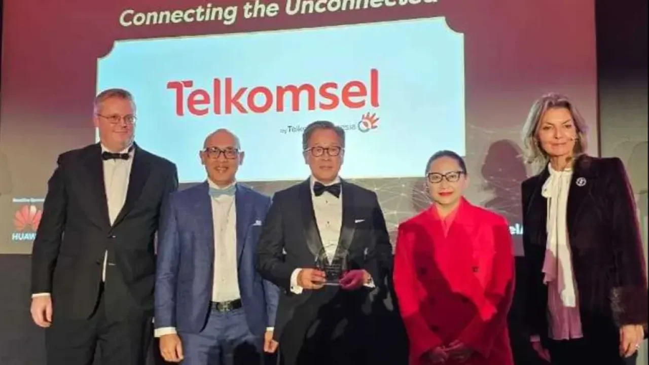 Rico Rustombi: “Telkomsel Tak Berhenti Cetak Inovasi Usai Sabet 5 Glotel Awards 2025”