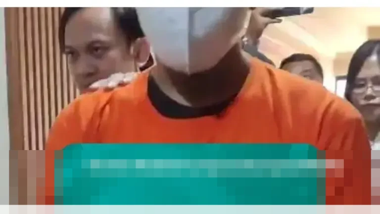 Rifki Aditya: “Saya Menyesal, Saya Minta Maaf” atas KDRT yang Sebabkan Istri Buta Rifki Aditya: “Saya Menyesal, Saya Minta Maaf” atas KDRT yang Sebabkan Istri Buta