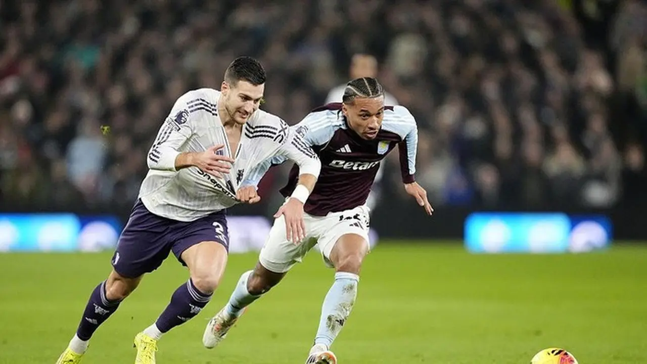 Roy Keane: “Dalot Malas-malasan, Terlalu Banyak Pemain Tak Berbuat Cukup untuk MU”