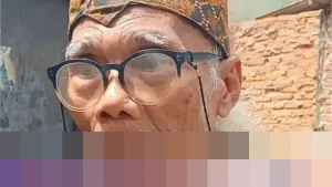 Rumah Aktor Senior Diding Boneng Roboh di Matraman, Kini Mengungsi di Kantor RW