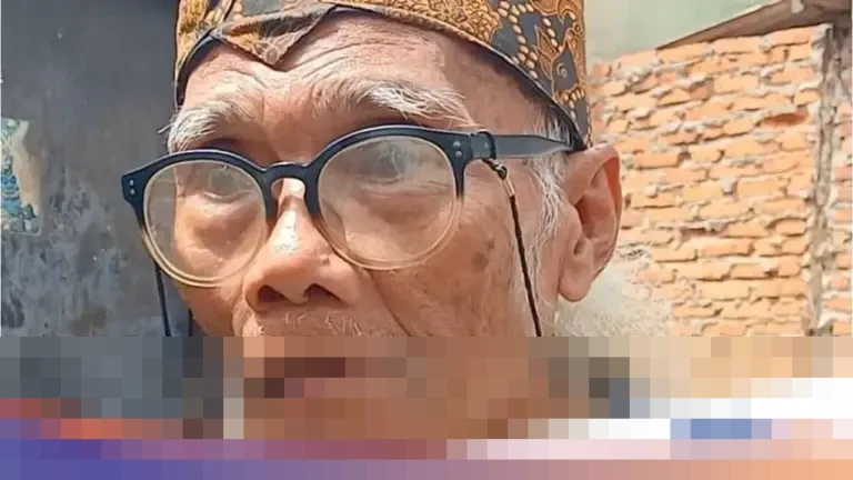 Rumah Aktor Senior Diding Boneng Roboh di Matraman, Kini Mengungsi di Kantor RW