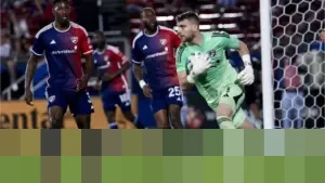 Rumor Transfer Maarten Paes ke Persib Menguat: Skema Pinjaman ala David Beckham Jadi Opsi?