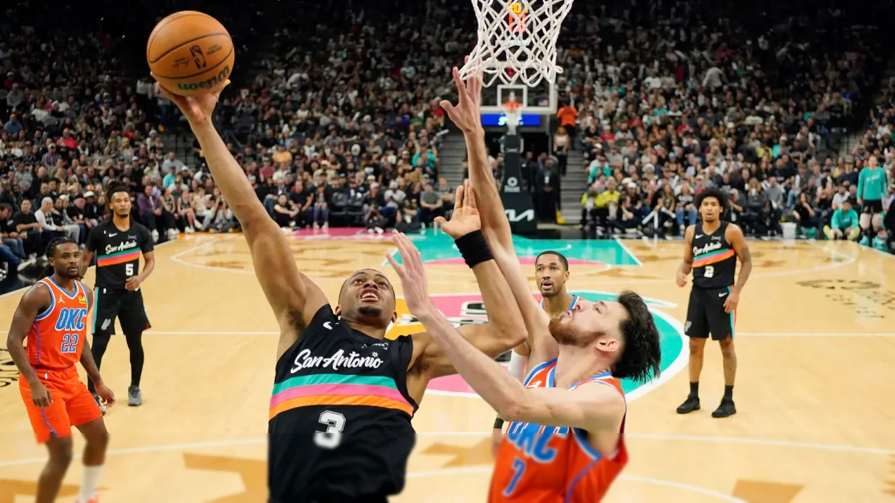 San Antonio Spurs Libas Oklahoma City Thunder 130-110, Raih Tujuh Kemenangan Beruntun
