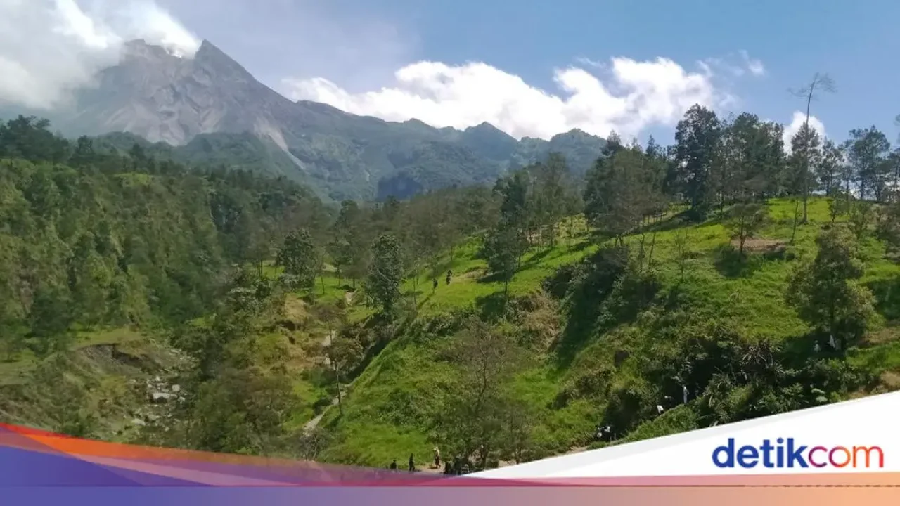 SAR Gabungan Perluas Pencarian Aldo Oktawijaya, Pendaki Ilegal yang Hilang di Gunung Merapi