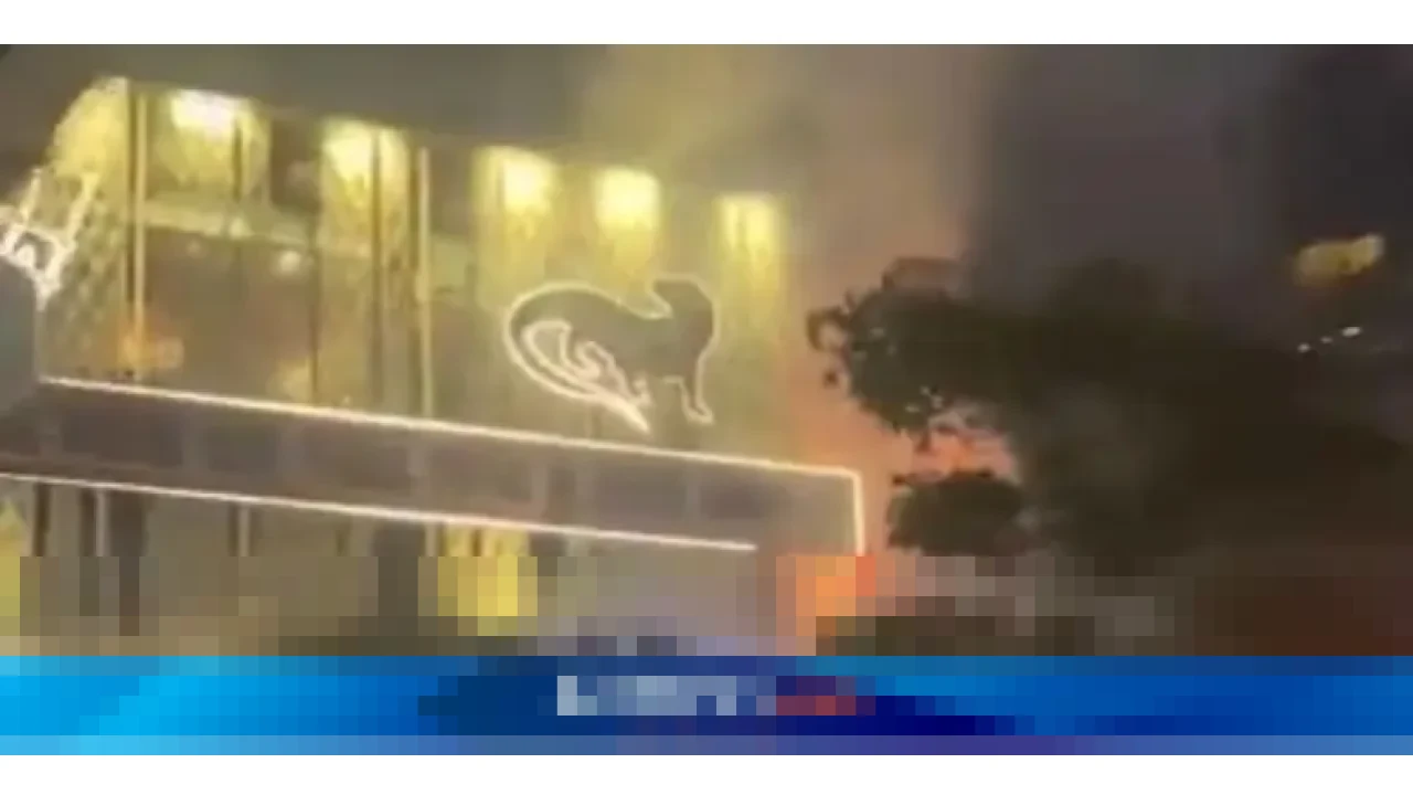 Sarinah Pastikan Tetap Beroperasi Normal Usai Insiden Kebakaran Fasad Gedung Minggu Malam, Tak Ada Korban