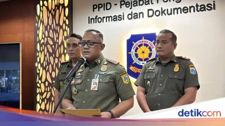 Satpol PP DKI Pastikan 11 Zona Putih Bebas Atribut Parpol, Berlandaskan Perda 2007 Satpol PP DKI Pastikan 11 Zona Putih Bebas Atribut Parpol, Berlandaskan Perda 2007