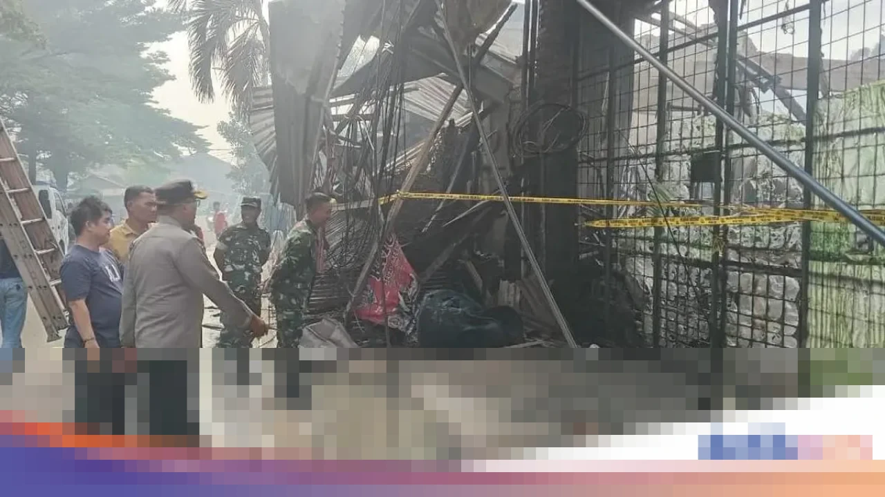 Satu Orang Tewas dalam Kebakaran Bengkel dan Toko Material di Ciputat Timur Tangsel Dini Hari