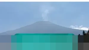 Satu Pendaki Gunung Slamet Hilang Usai Cari Pertolongan untuk Teman, Tim SAR Terus Bergerak