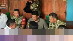 Seskab Teddy Indra Wijaya Ngopi Bareng Gubsu Bobby Nasution dan KSAD Maruli di Warung Tapsel, Bahas Penanganan Bencana