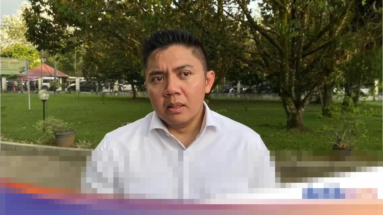 Seskab Teddy Indra Wijaya Pastikan Keamanan Jembatan Bailey Sungai Garago: “Walau Cepat, Kita Mau Aman” Seskab Teddy Indra Wijaya Pastikan Keamanan Jembatan Bailey Sungai Garago: “Walau Cepat, Kita Mau Aman”