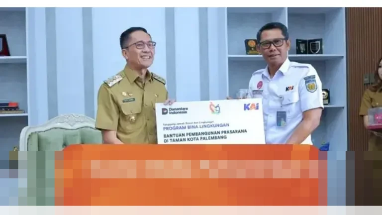 Sinergi PT KAI dan Pemkot Palembang: Bantuan Rp 270 Juta Percantik Taman Kota Palembang