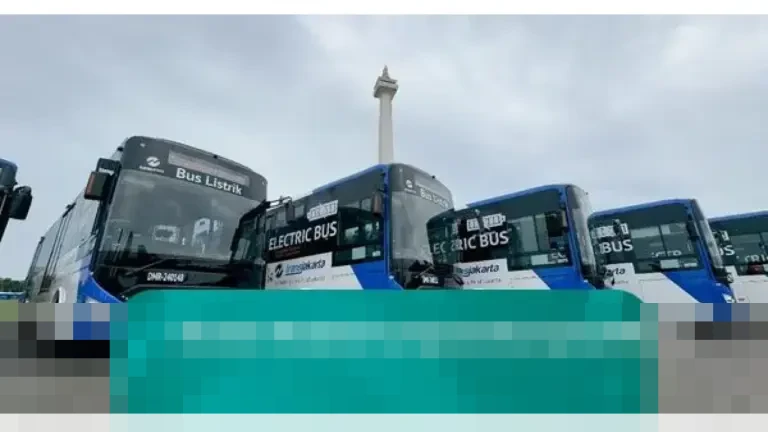 Syafrin Liputo: “31 Rute TransJakarta Dialihkan, MRT-LRT Beroperasi hingga Pukul 01.00 Dini Hari”