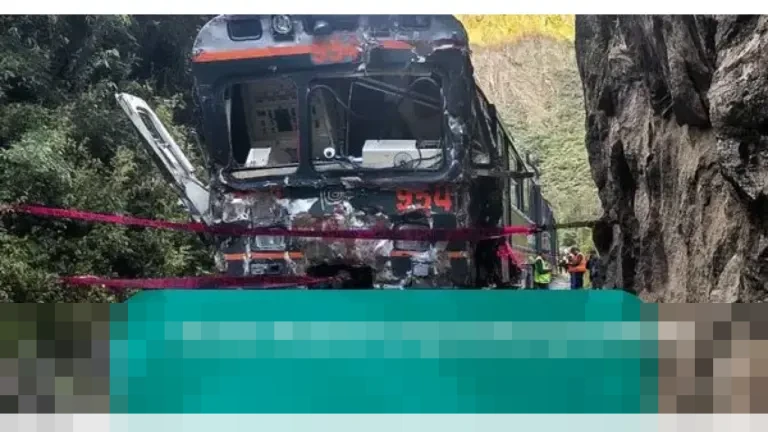 Tabrakan Frontal Dua Kereta Api di Jalur Machu Picchu Peru, Satu Masinis Tewas dan 40 Terluka