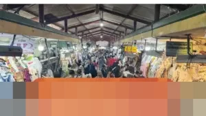 Tak Sempat Makan, Pedagang Pasar Beringharjo Berjuang Layani Ribuan Pembeli di Tengah Lonjakan Wisatawan Libur Nataru