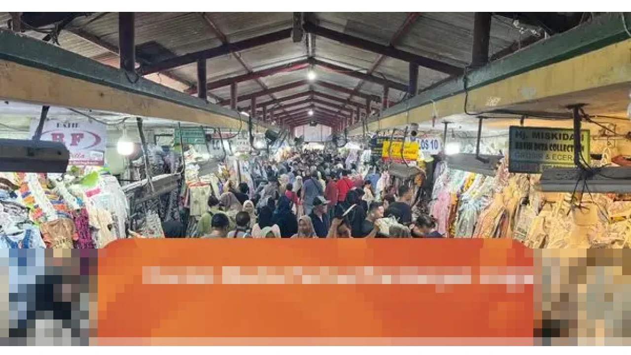 Tak Sempat Makan, Pedagang Pasar Beringharjo Berjuang Layani Ribuan Pembeli di Tengah Lonjakan Wisatawan Libur Nataru