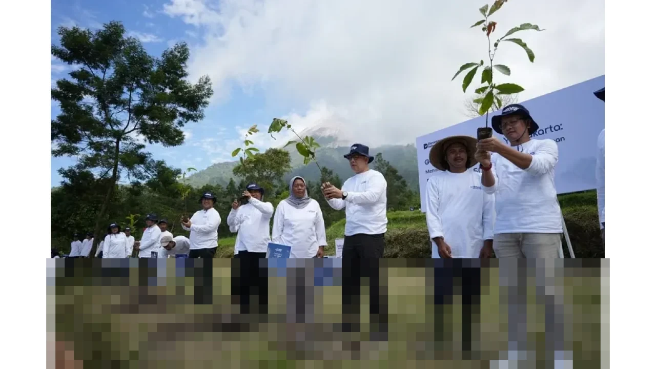 Telkom Perkuat Ruang Terbuka Hijau dan Ketahanan Lingkungan DIY Lewat Penanaman 500 Pohon di Bukit Klangon Telkom Perkuat Ruang Terbuka Hijau dan Ketahanan Lingkungan DIY Lewat Penanaman 500 Pohon di Bukit Klangon