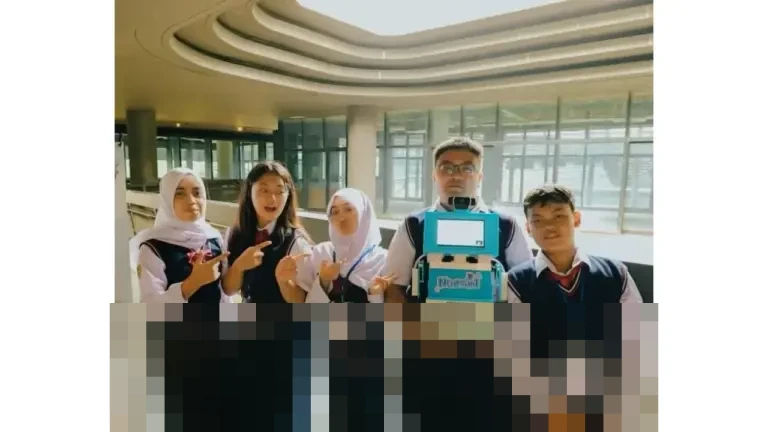 Terobosan Pelajar SMPN 1 Surabaya: NeuroAid, Robot Pendamping Autis Raih Medali Emas I2ASPO 2025