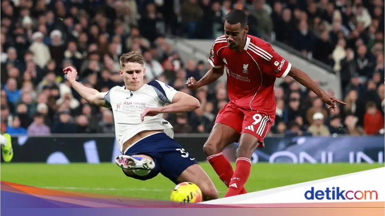 Thomas Frank: “Wajar Bek Lakukan Segala Cara”, Bela Tekel Micky van de Ven ke Alexander Isak