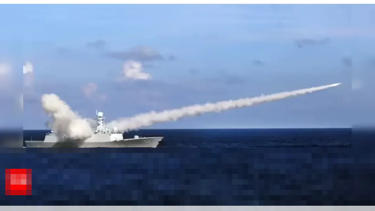 Tiongkok Luncurkan Rudal dan Kerahkan Armada Militer di Sekitar Taiwan pada Hari Kedua Latihan Tiongkok Luncurkan Rudal dan Kerahkan Armada Militer di Sekitar Taiwan pada Hari Kedua Latihan