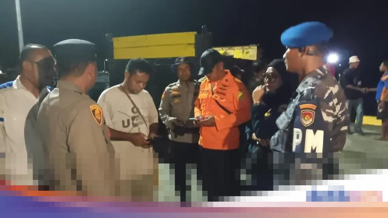 Truk Sampah Terjun ke Laut di Nabire, Komandan Lanal: Sopir Tewas, Bocah 5 Tahun Masih Dicari