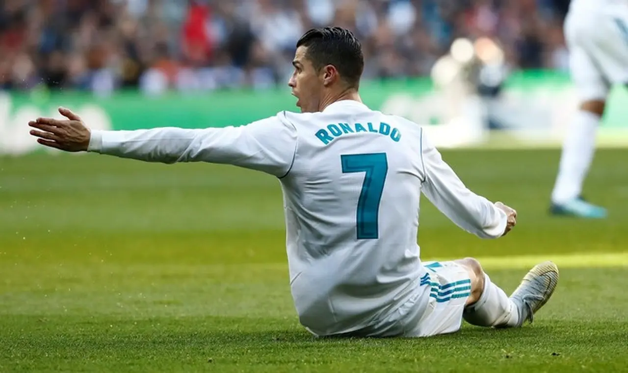 Vinicius Junior Dicemooh Suporter Real Madrid, Mengulang Kisah Pahit Cristiano Ronaldo di Santiago Bernabeu