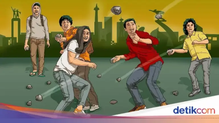 Viral Video Tawuran Bersenjata di Jatinegara, Polisi: Pelaku Sudah Diamankan