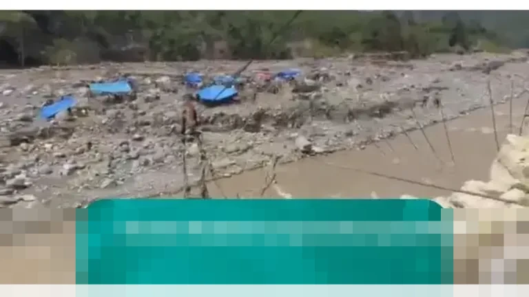Wakil Bupati Aceh Tengah Muchsin Hasan Berjuang Tembus Wilayah Terisolasi Banjir, Nyaris Terjatuh ke Sungai Berarus Deras