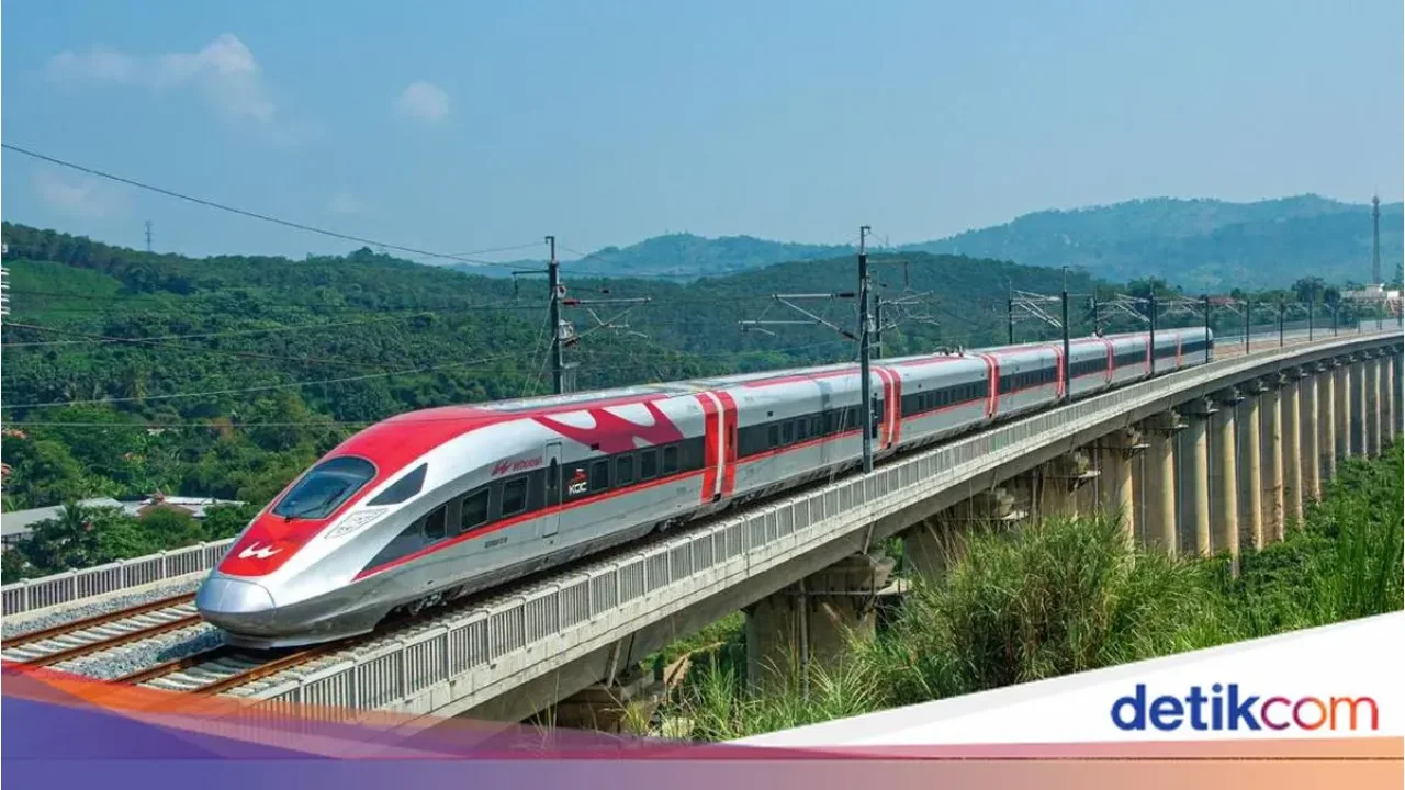 Whoosh Catat Lonjakan Penumpang H-1 Natal, Penjualan Tiket Diproyeksikan Lampaui 23 Ribu