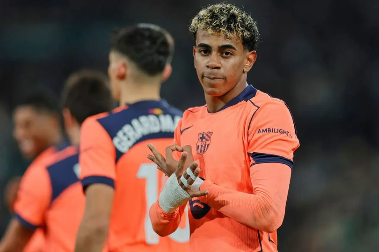 Eksperimen Lamine Yamal sebagai No.10 Pukau Barcelona, Flick Temukan Opsi Baru