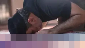 4 Hukum Memejamkan Mata saat Salat: Dari Mubah hingga Wajib Demi Kekhusyukan Ibadah