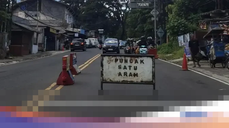 54 Ribu Kendaraan Padati Puncak Bogor via Tol Jagorawi Jelang Berakhirnya Libur Panjang 54 Ribu Kendaraan Padati Puncak Bogor via Tol Jagorawi Jelang Berakhirnya Libur Panjang