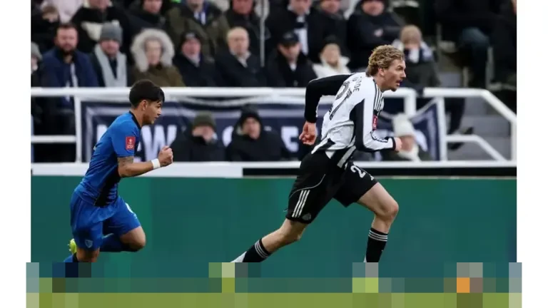 Aaron Ramsdale Pahlawan Newcastle, Tepis Tiga Penalti untuk Lolos ke Putaran Keempat Piala FA