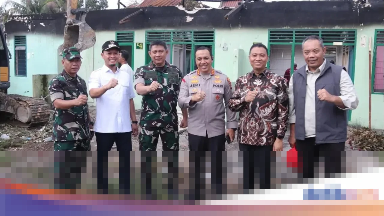 Agung Nugroho: “Negara Hadir Cepat Bangun Rumah Dinas TNI Korban Kebakaran” Agung Nugroho: “Negara Hadir Cepat Bangun Rumah Dinas TNI Korban Kebakaran”