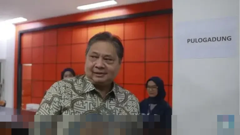 Airlangga: “Kita Pelajari Dulu Situasi Lebaran untuk Insentif Ekonomi”