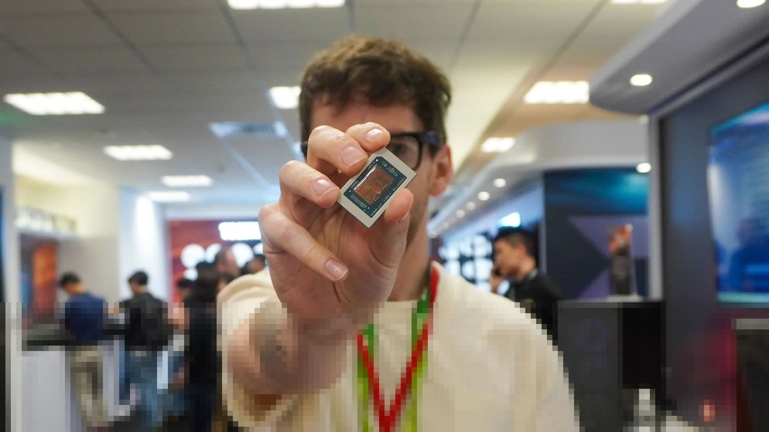 AMD Rilis Ryzen AI 400 Series di CES 2026: Performa Tanpa Colok Daya 1,7x Lebih Tinggi, Multitasking Optimal AMD Rilis Ryzen AI 400 Series di CES 2026: Performa Tanpa Colok Daya 1,7x Lebih Tinggi, Multitasking Optimal