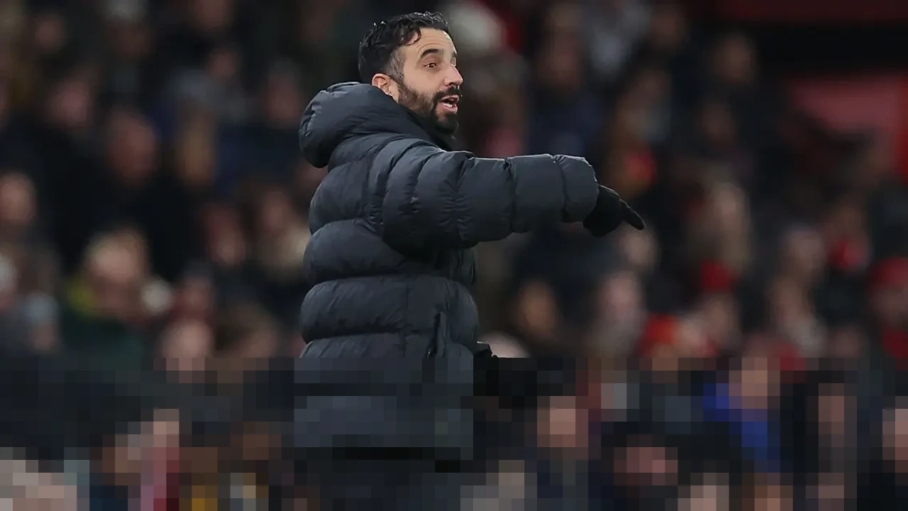 Amorim: “Saya Harus Beradaptasi,” Isyaratkan Konflik Transfer di Manchester United Amorim: “Saya Harus Beradaptasi,” Isyaratkan Konflik Transfer di Manchester United