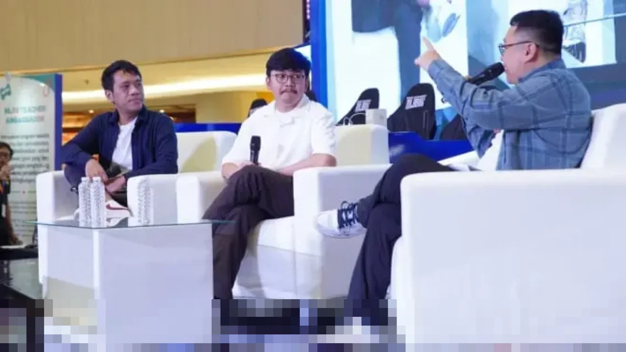 Analis EVOS Legends dan Eks Pelatih Alter Ego Soroti Pentingnya Kerjasama Tim di Talkshow MLBB Surabaya Analis EVOS Legends dan Eks Pelatih Alter Ego Soroti Pentingnya Kerjasama Tim di Talkshow MLBB Surabaya