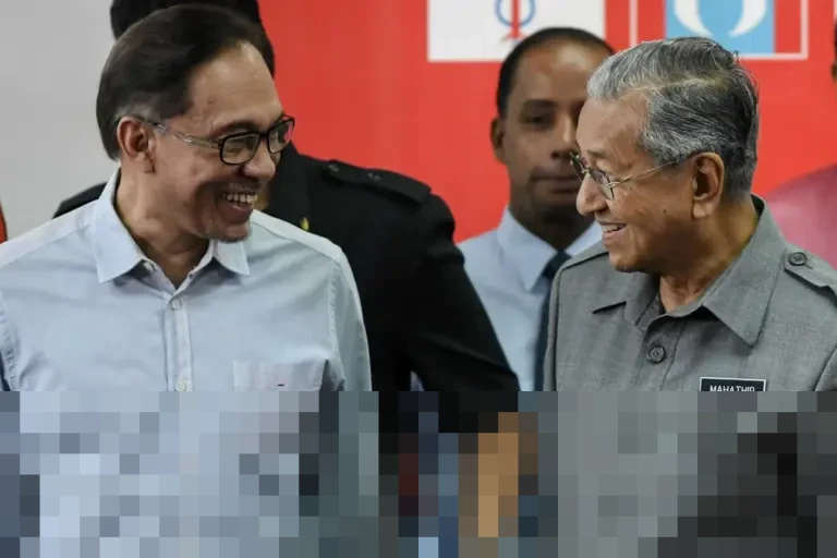 Anwar Ibrahim: “Mendoakan Kesembuhan Tun Mahathir yang Alami Patah Tulang Panggul”
