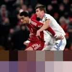 Arne Slot Sesalkan Wasit: Liverpool Mestinya Dapat Penalti Jelas di Babak Pertama