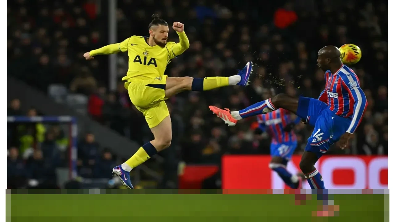 AS Roma Percepat Negosiasi Radu Dragusin, Tottenham Hotspur Siap Lepas Bek Rumania