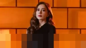 Aura Kasih Ungkap Strategi ‘Pura-Pura Nggak Mau’ agar Pria Penasaran, Kembali Jadi Sorotan Warganet