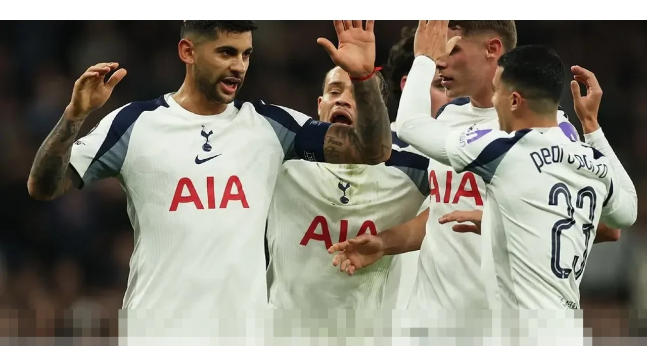 Badai Kritik Hantam Thomas Frank, Tottenham Hadapi Aston Villa di Piala FA