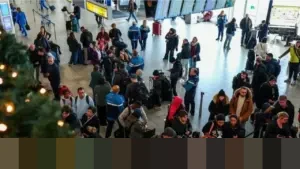 Badai Salju Ekstrem Landa Eropa, Ratusan Penerbangan di Belanda dan Prancis Lumpuh