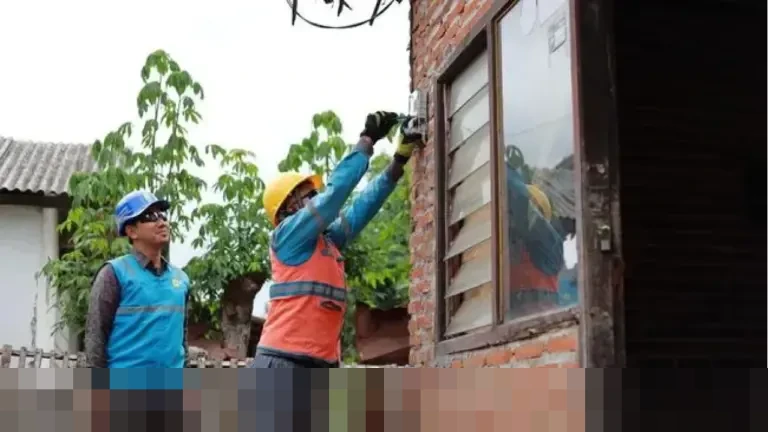 Bahlil Lahadalia: 205.968 Rumah Tangga Teraliri Listrik Sepanjang 2025 Lewat Program Lisdes dan BPBL